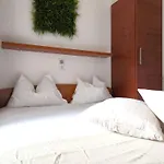 Baresic Konukevi Podgora (Split-Dalmatia)